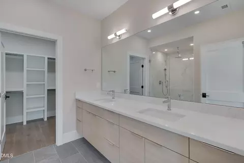Bath - 1012 Manor Way, Durham, NC 27701 photo 4 of 4