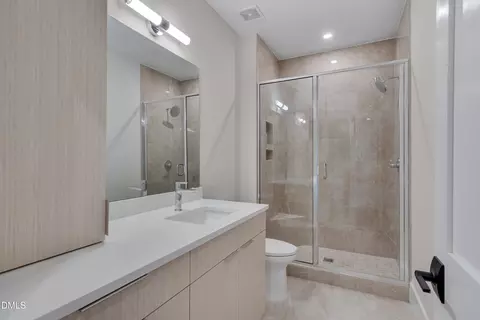 Bath - 1012 Manor Way, Durham, NC 27701 photo 3 of 4
