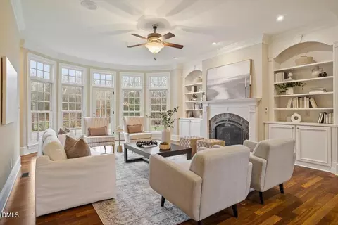 1101 Walnut Hl, Hillsborough, NC 27278