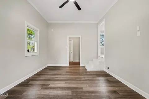 Living - 503 Laurel Dr, Smithfield, NC 27577 photo 2 of 2