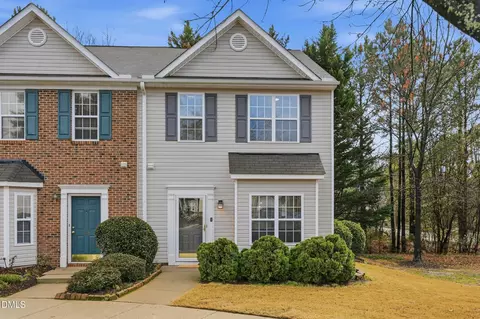 31 Edgebrook Cir, Durham, NC 27703