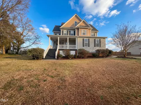 857 Ruth Cir, Fuquay Varina, NC 27526