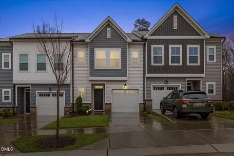 845 Oak Center Dr, Raleigh, NC 27610