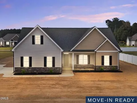 102 Chester Pl, Pikeville, NC 27863