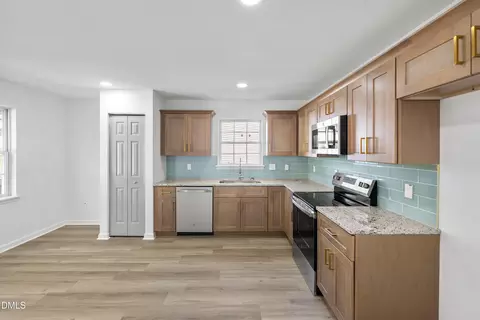 Kitchen - 12 Sameer Ct, Durham, NC 27703 photo 3 of 5