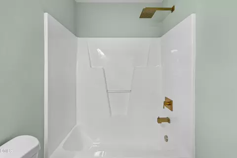 Bath - 12 Sameer Ct, Durham, NC 27703 photo 4 of 5