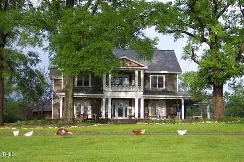 144 Celebrity Dairy Way, Siler City, NC 27344