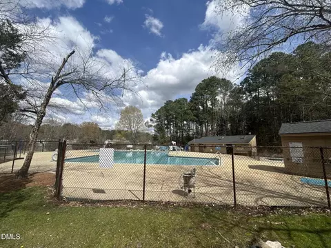Exterior - 4100 Five Oaks Dr UNIT 33, Durham, NC 27707 photo 3 of 3
