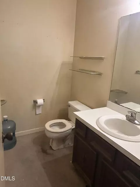 Bath - 4100 Five Oaks Dr UNIT 33, Durham, NC 27707 photo 1 of 4