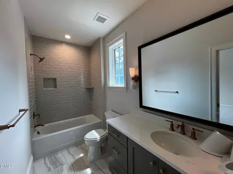 Bath - 1104 Oldfourth Ln, Durham, NC 27707 photo 7 of 9