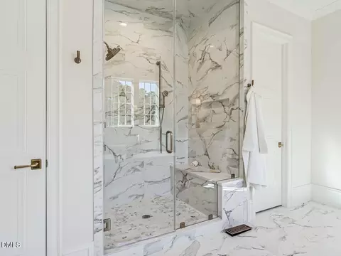 Bath - 1104 Oldfourth Ln, Durham, NC 27707 photo 5 of 12