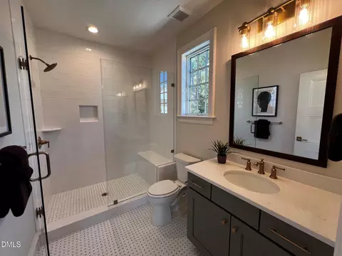 Bath - 1104 Oldfourth Ln, Durham, NC 27707 photo 6 of 9