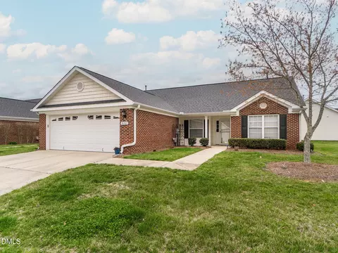 2221 Sweetbay Cir, Burlington, NC 27215