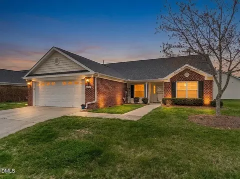 2221 Sweetbay Cir, Burlington, NC 27215