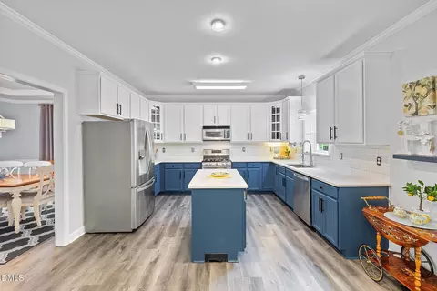 2800 Carriage Meadows Dr, Wake Forest, NC 27587