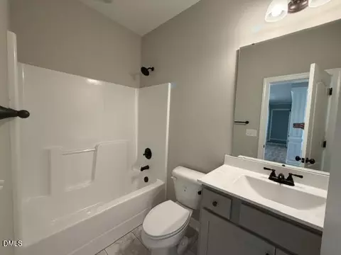 Bath - 764 Olive Branch Dr, Smithfield, NC 27577 photo 2 of 3