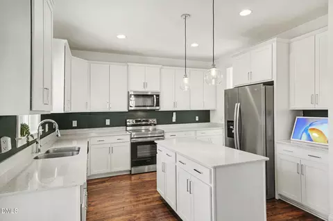 Kitchen - 209 Timber Wolf Xing, Garner, NC 27529 photo 2 of 2