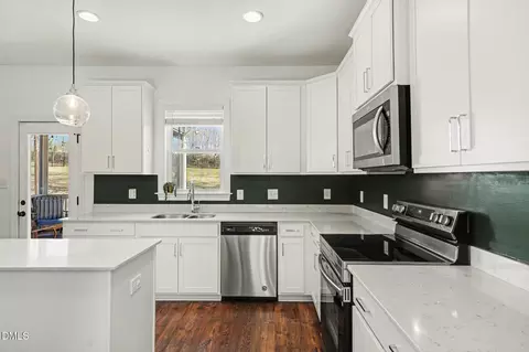 Kitchen - 209 Timber Wolf Xing, Garner, NC 27529 photo 1 of 2