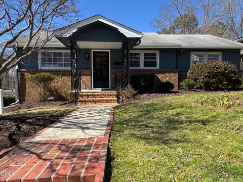 310 Crest Dr, Chapel Hill, NC 27516