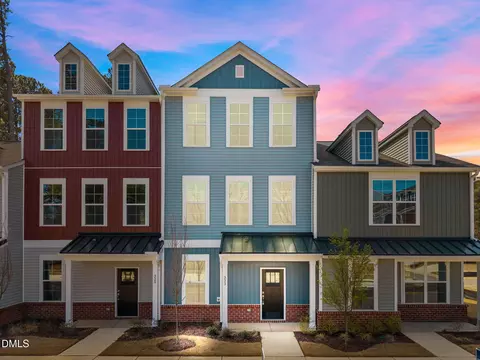 333 Parker St #18, Garner, NC 27529