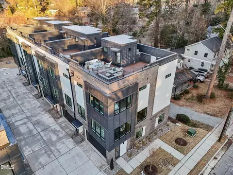 513 Edgecreek Ct, Raleigh, NC 27604