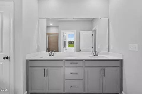 Bath - 508 Everglow Ln, Garner, NC 27529 photo 2 of 3