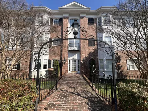 7530 Lead Mine Rd #202, Raleigh, NC 27615