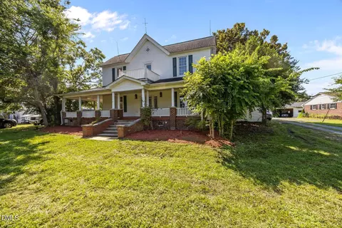 523 E Main St, Haw River, NC 27258