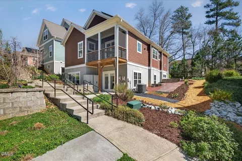 105 Fiori Hill Dr N, Hillsborough, NC 27278