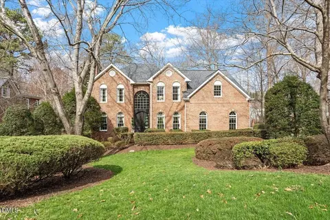 114 Large Oaks Dr, Cary, NC 27518