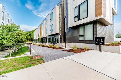 512 Gordon St #304, Durham, NC 27701