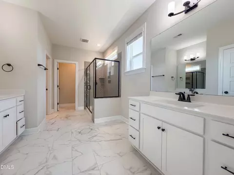 Bath - 813 Copper Beech Ln, Wake Forest, NC 27587 photo 1 of 3