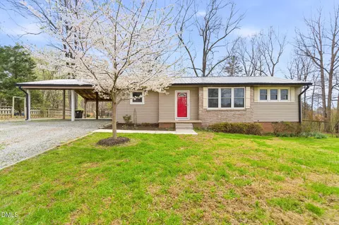 944 Sunset Dr, Graham, NC 27253