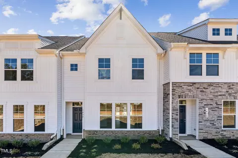 1421 Goldsboro Ave, Sanford, NC 27330