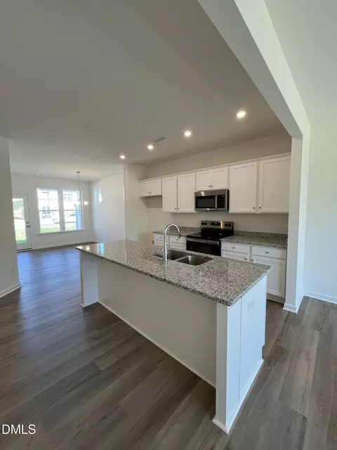 1423 Goldsboro Ave, Sanford, NC 27330