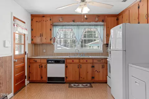 Kitchen - 617 E Maynard Ave, Durham, NC 27704 photo 1 of 2
