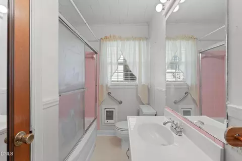 Bath - 617 E Maynard Ave, Durham, NC 27704 photo 1 of 1