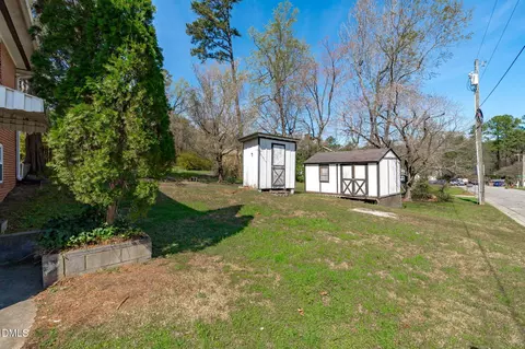 Exterior - 617 E Maynard Ave, Durham, NC 27704 photo 6 of 8
