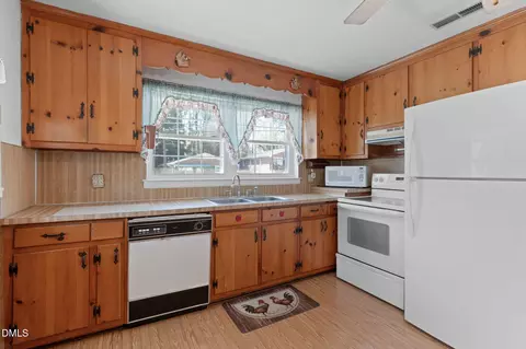 Kitchen - 617 E Maynard Ave, Durham, NC 27704 photo 2 of 2