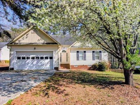 102 Ashton Ct, Clayton, NC 27527