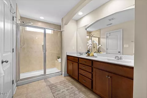 Bath - 142 Token House Rd, Durham, NC 27703 photo 2 of 4