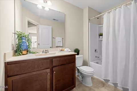 Bath - 142 Token House Rd, Durham, NC 27703 photo 3 of 4