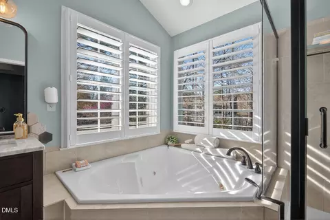 Bath - 8214 Eagle View Dr, Durham, NC 27713 photo 5 of 7