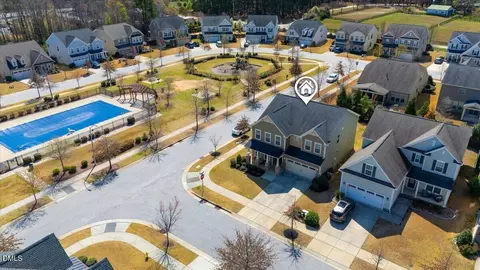 101 Martingale Dr, Holly Springs, NC 27540