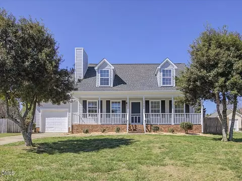 108 Teal Lake Dr, Holly Springs, NC 27540