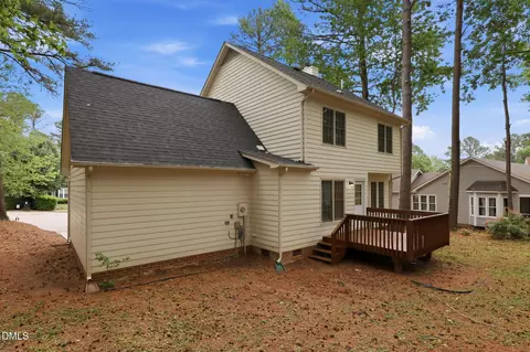Exterior - 993 Kintail Ct, Wake Forest, NC 27587 photo 4 of 6