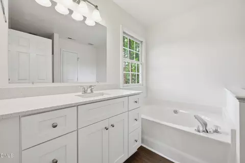 Bath - 993 Kintail Ct, Wake Forest, NC 27587 photo 2 of 3