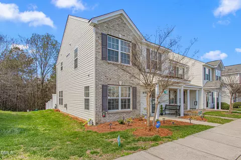 642 Cairn Cir, Burlington, NC 27217