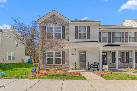 642 Cairn Cir, Burlington, NC 27217