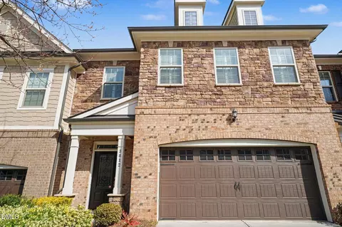3812 Essex Garden Ln, Raleigh, NC 27612